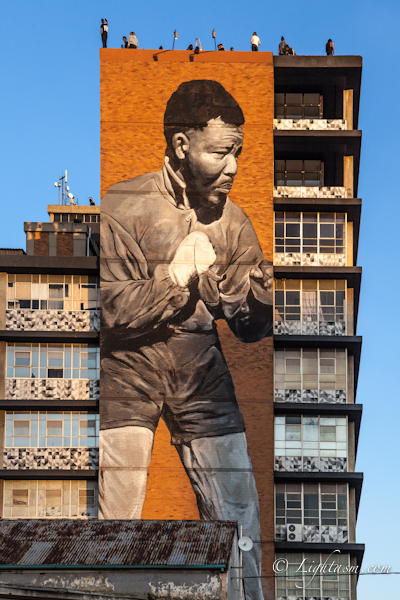 Nelson Mandela shadow boxing mural